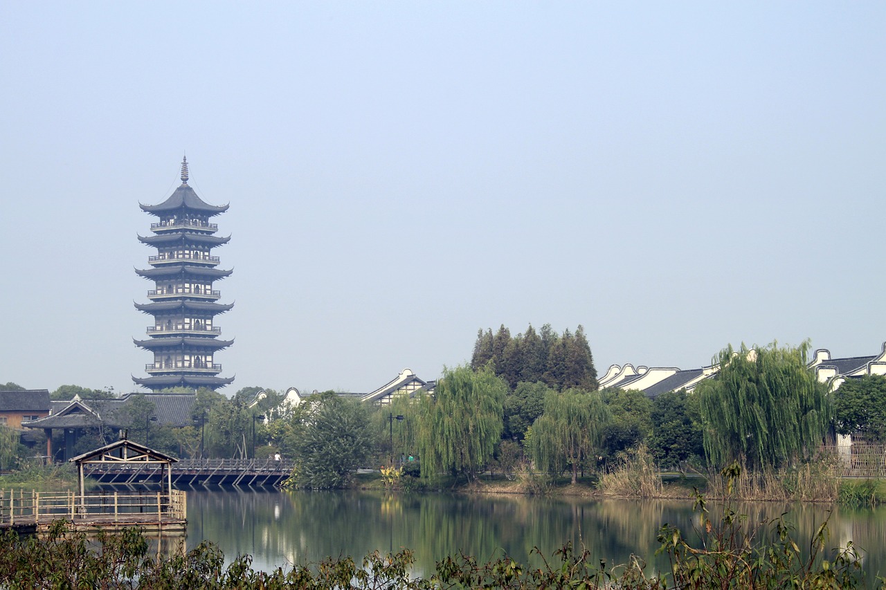 南宁花卉示范园区管委会，推动绿色发展的先锋力量